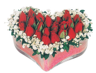  İzmir Konak uluslararası çiçek gönderme  mika kalpte kirmizi güller 9 