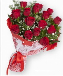 11 adet kırmızı gül buketi  İzmir Konak çiçek gönderme sitemiz güvenlidir 