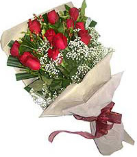 11 adet kirmizi güllerden özel buket  İzmir Konak yurtiçi ve yurtdışı çiçek siparişi 