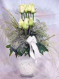  İzmir Konak çiçek yolla , çiçek gönder , çiçekçi   9 adet vazoda beyaz gül - sevdiklerinize çiçek seçimi